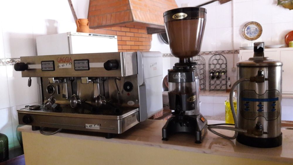 Máquina de café e moinho Gaggia