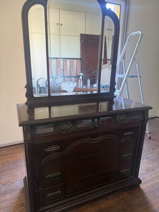 Moveis antigos, e alguns conjuntos