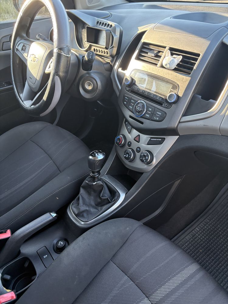 Sprzedam chevroleta aveo
