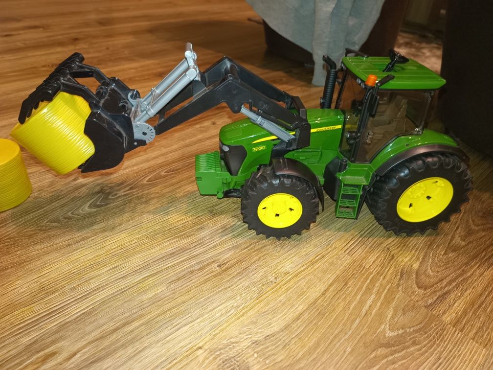 Traktor traktorek John Deere 7930