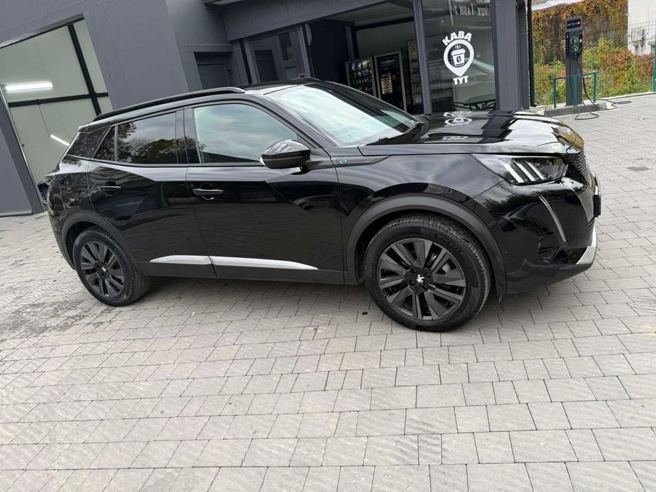 автомобіль Peugeot e-2008 GT 2020 електромобіль