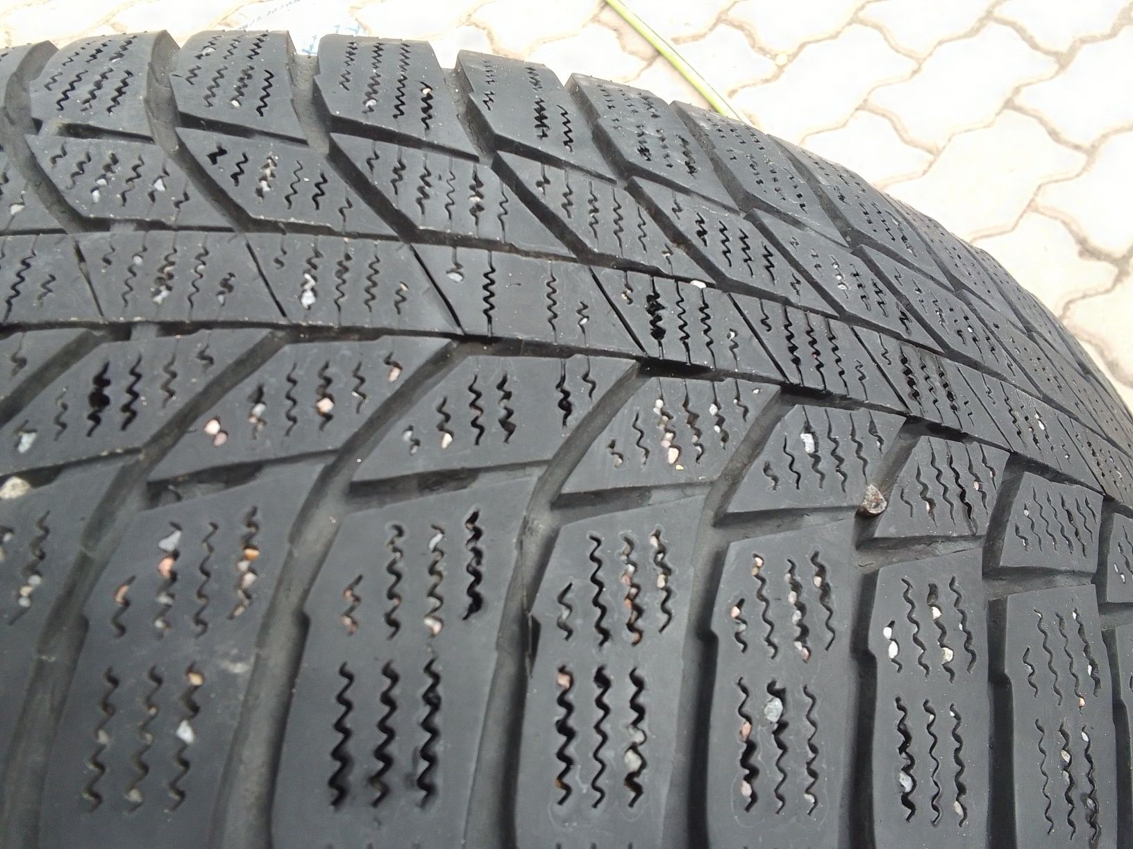 Opona zimowa 215/65r16 TRIANGLE 2018r 6mm