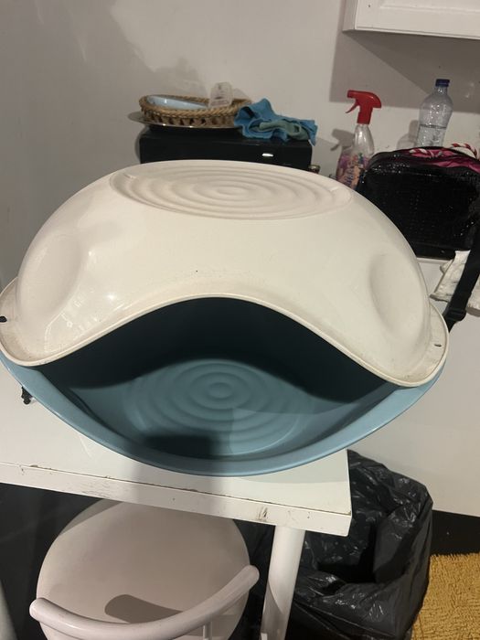 Varias casas de banho para gatos