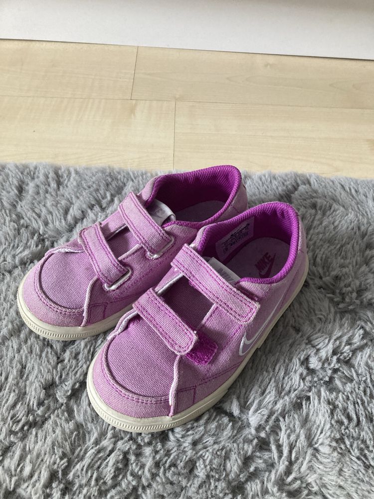 Trampki NIKE roz.26