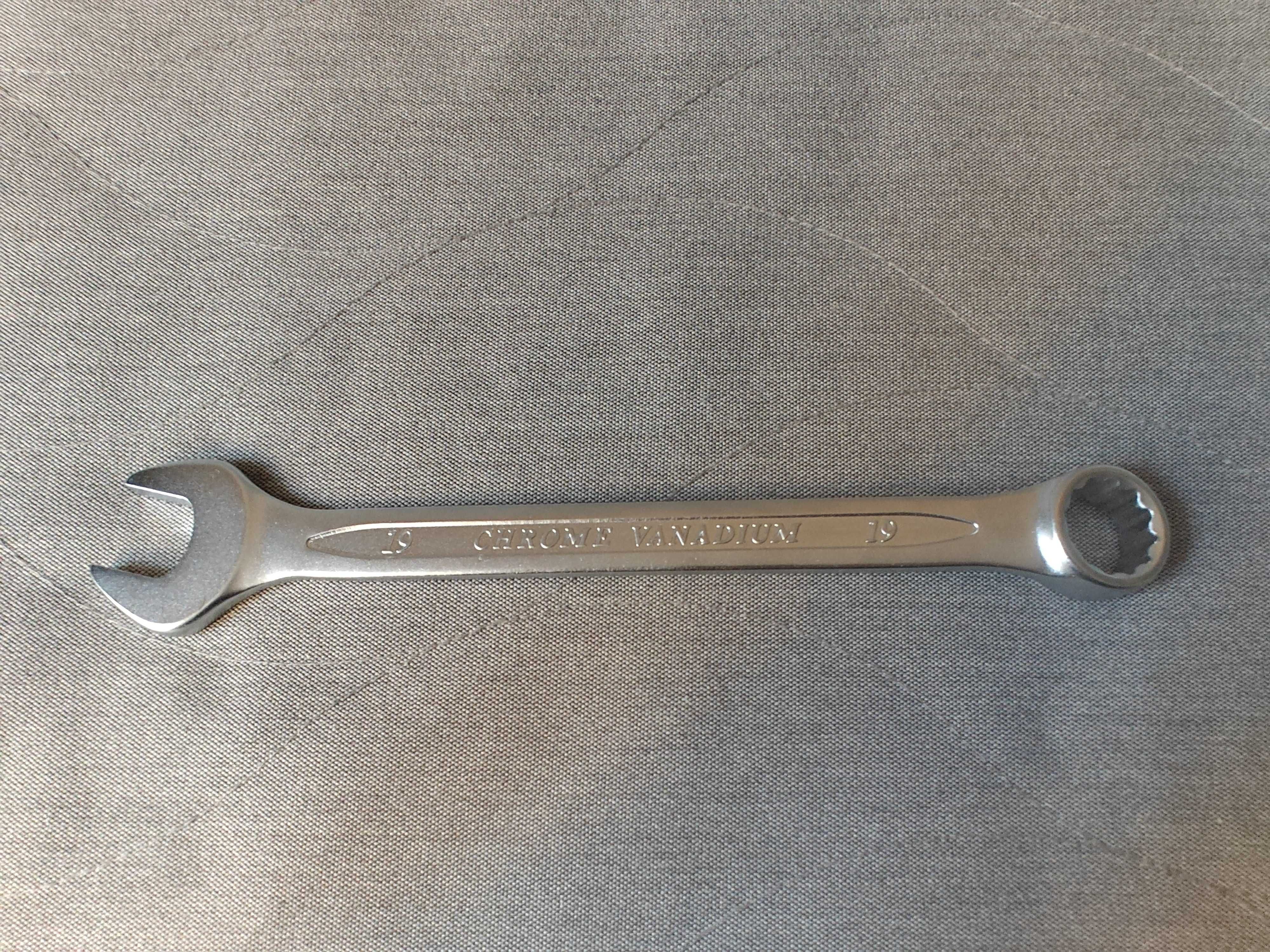 Klucz płasko-oczkowy 19mm King Tony 1060-19