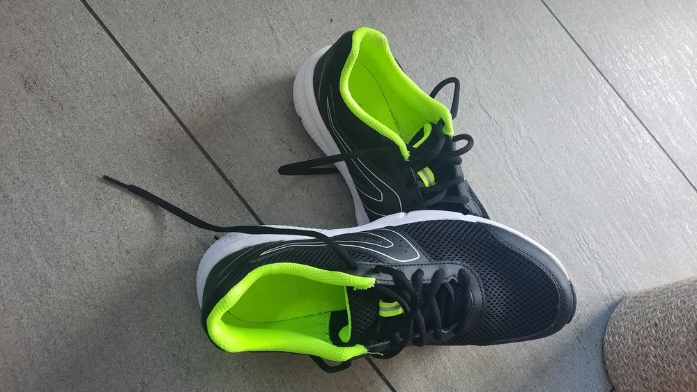 Vendo Tenis kalenji tamanho 40