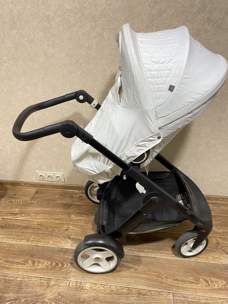 Коляска Stokke crusi с черным шасси