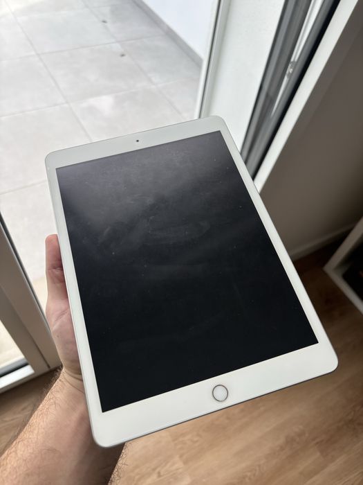 iPad 7th 32GB + Apple Pencil 1st Gen
