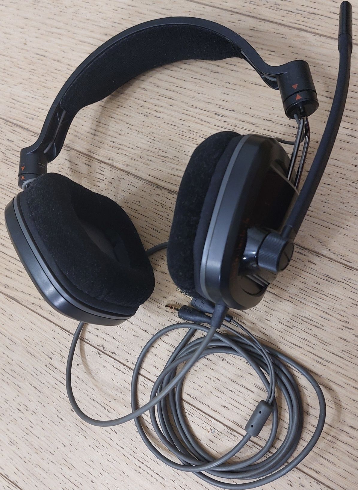 Геймерские наушники Razer Carcharias, Plantronics, Gemix