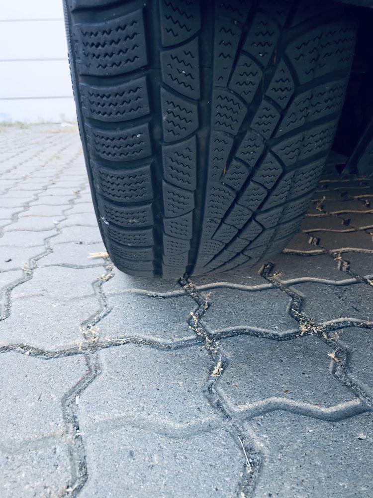 Шины  PIRELLI Sottozero  215 65 16 зима