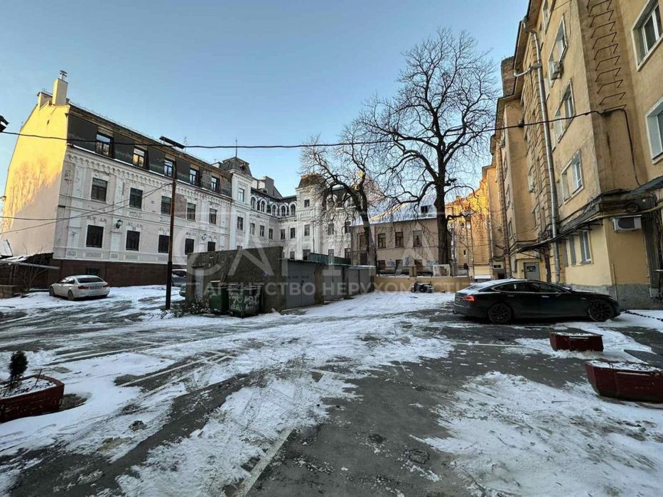 Продаж 3к квартири в центрі, 67м2 вул. Б. Хмельницького Шевченківський