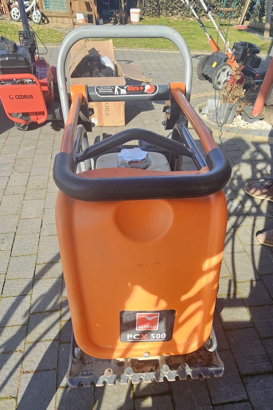 Wynajem minikoparka bobcat e19 /glebogryzarka / zagęszczarka