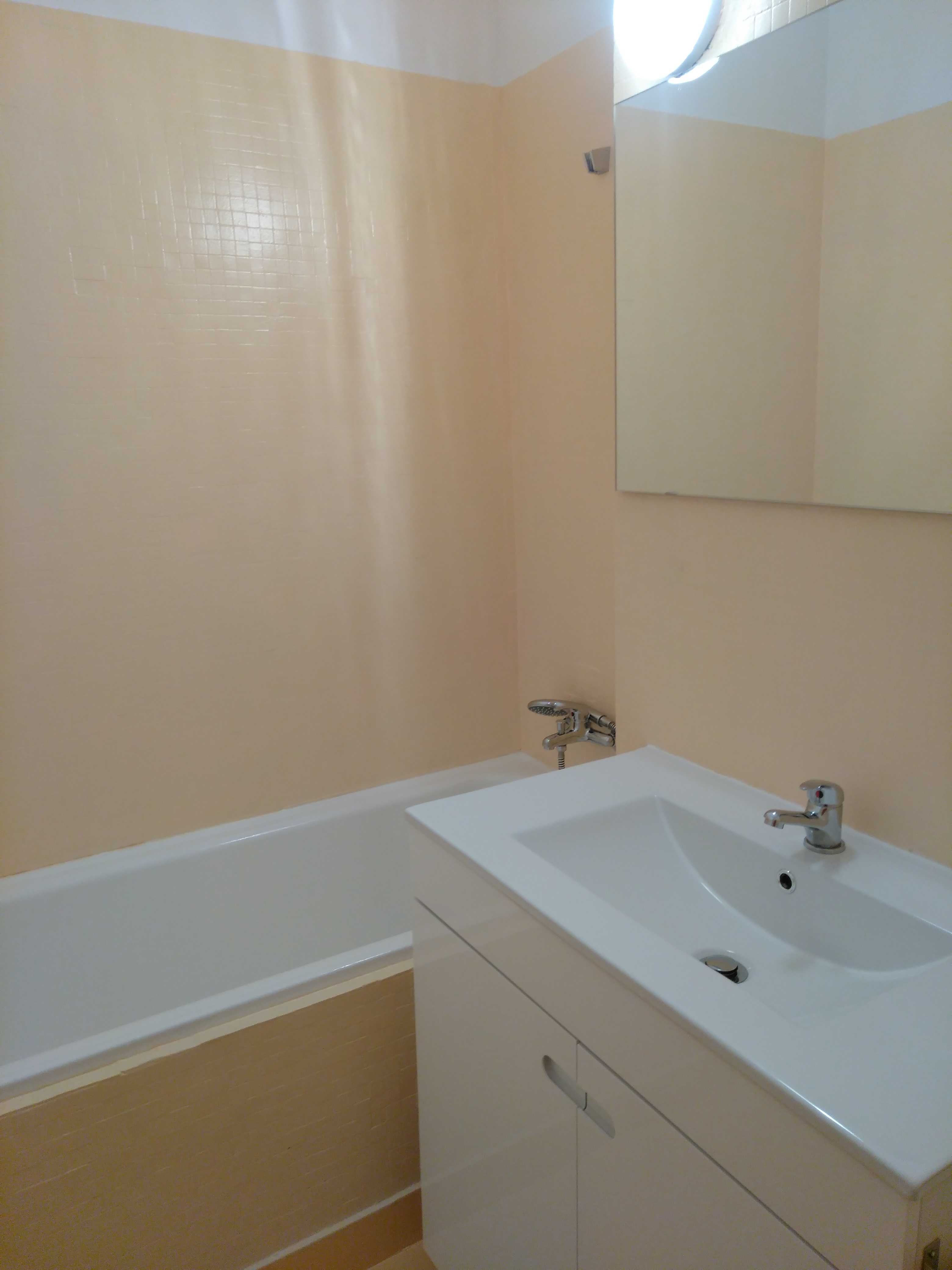 Quarto para Arrendamento Mensal - Maristas de Carcavelos