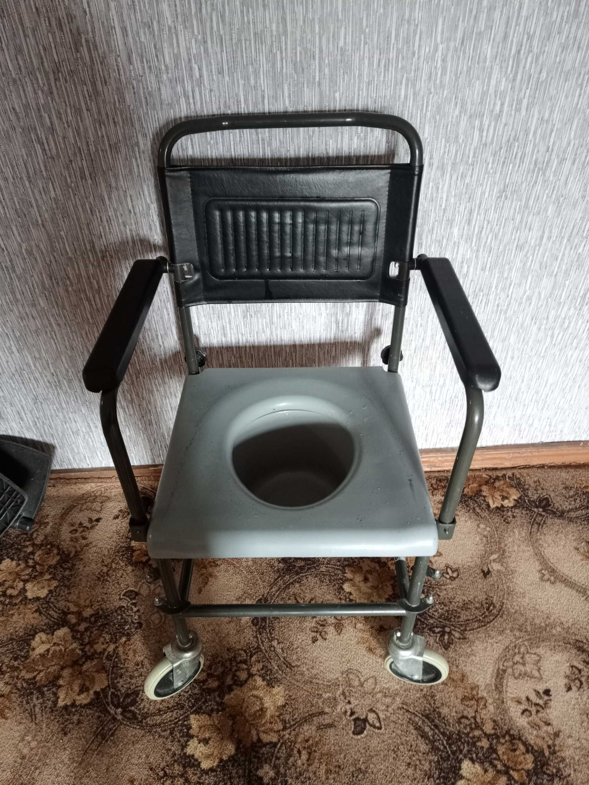 Продам крісло каталка туалет