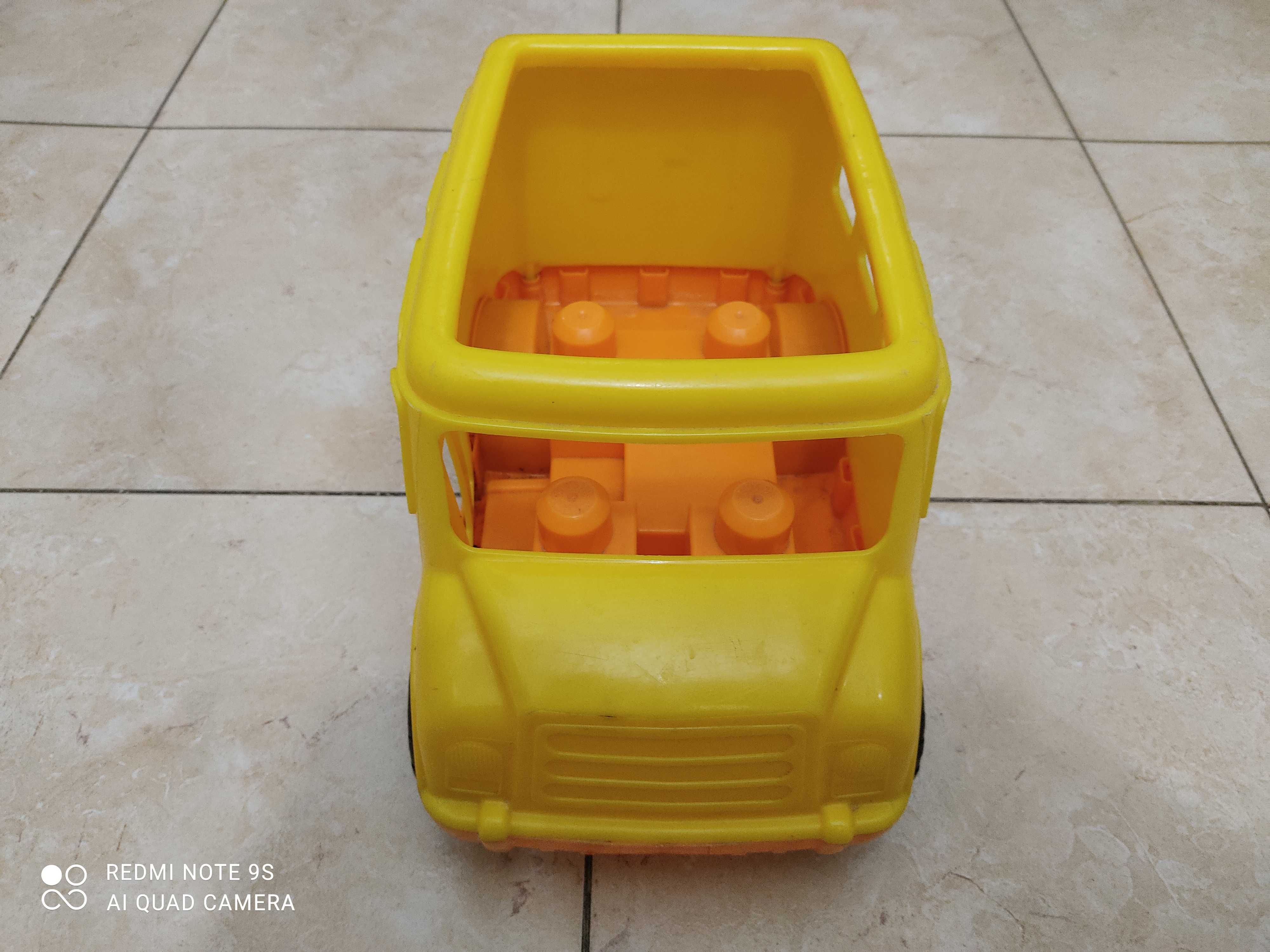 Triciclo para criança e outros brinquedos