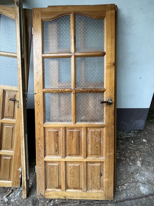 Drzwi drewniane 80 prawe oszklone z ościeżnicą