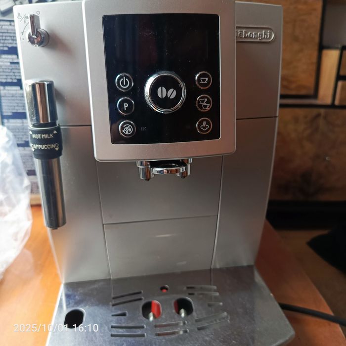 Express ciśnieniowy Automatyczny Sprawny używany  DeLonghi ECAM