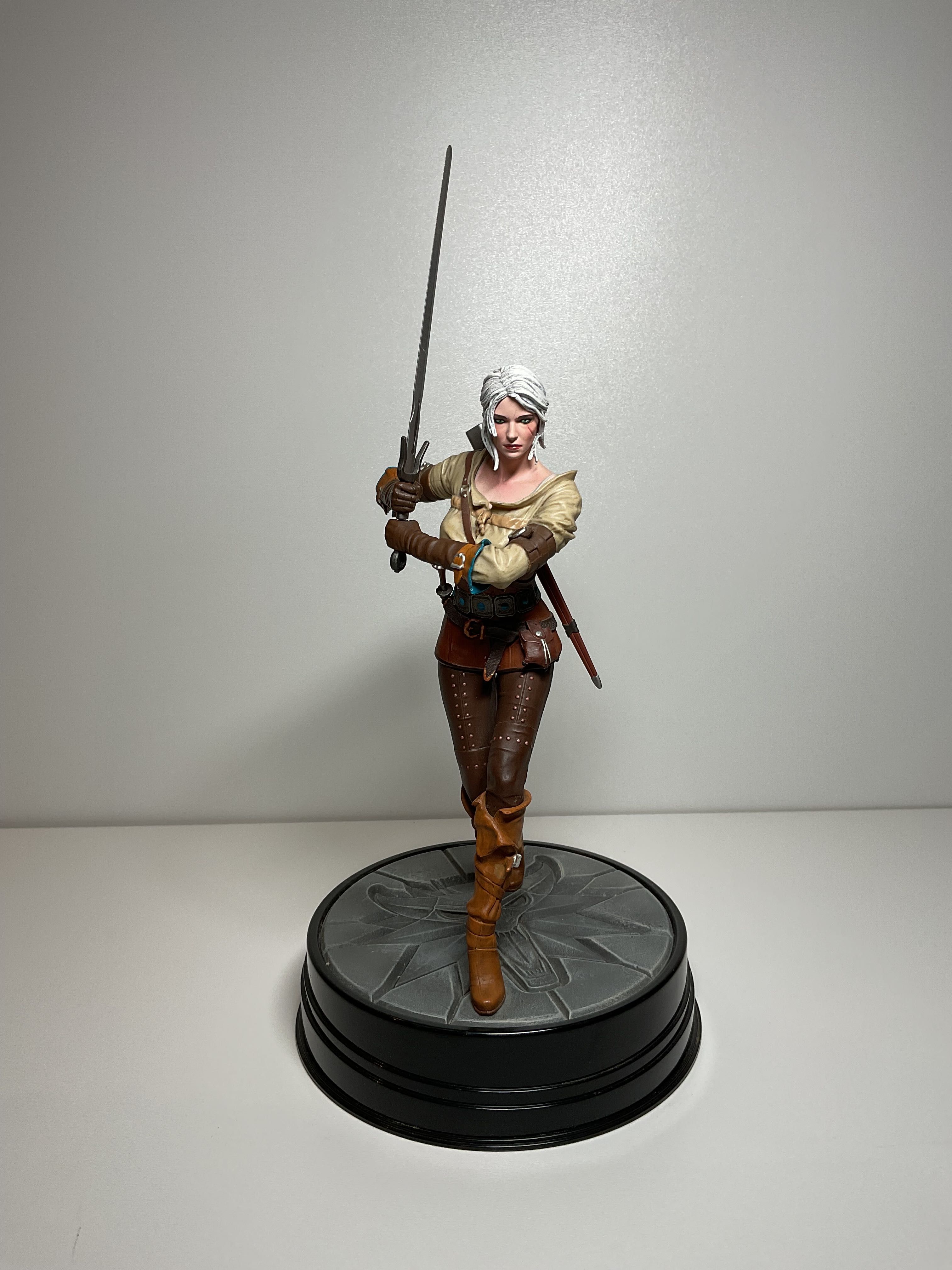 Figurka CIRI Wiedźmin III Dziki Gon Witcher 3 Dark Horse CZYTAJ p-100