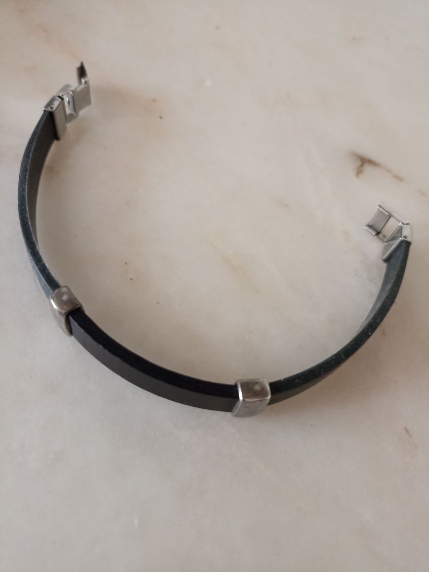 Quatro pulseiras unisexo - design