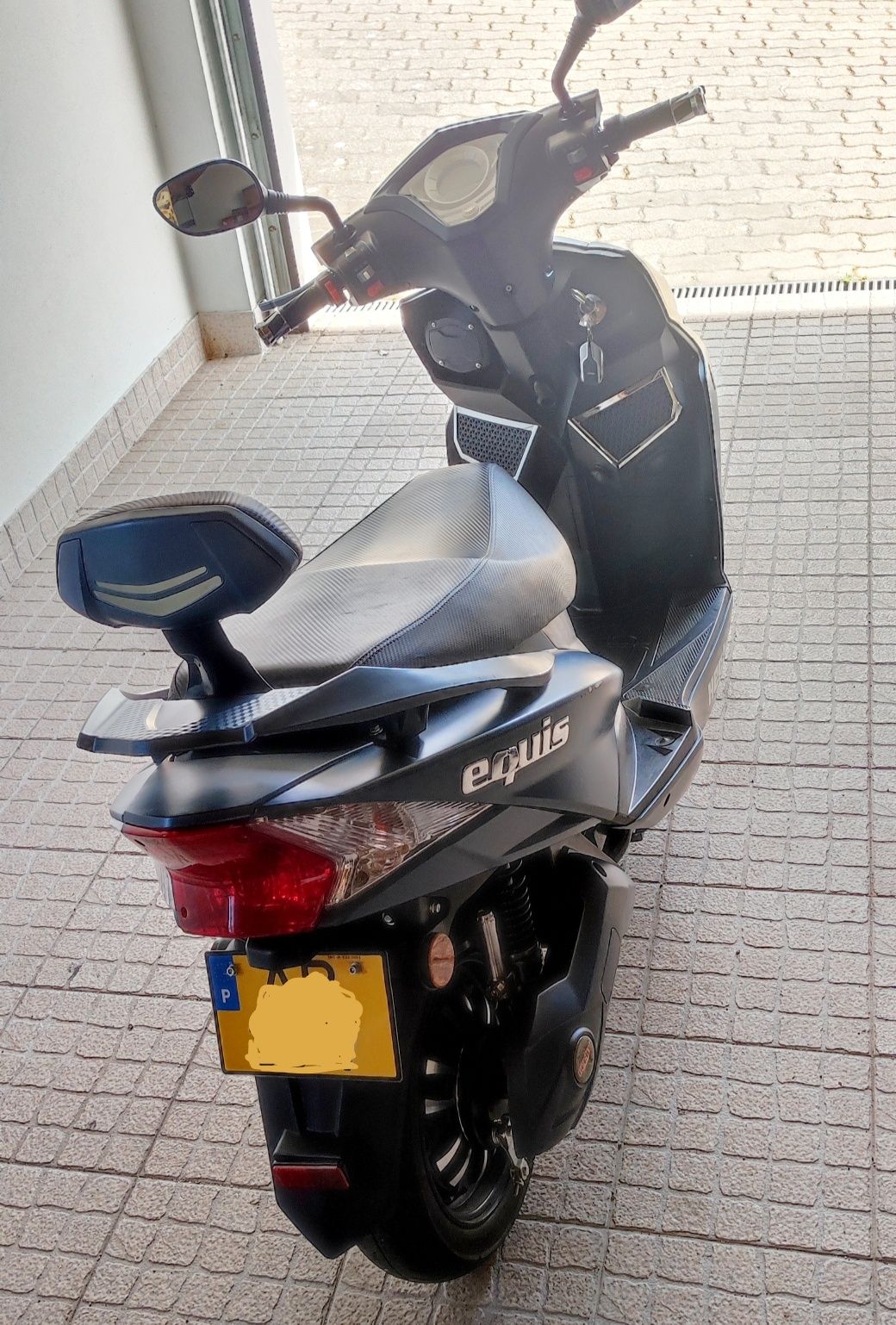 Scooter Elétrica HECHT EQUIS