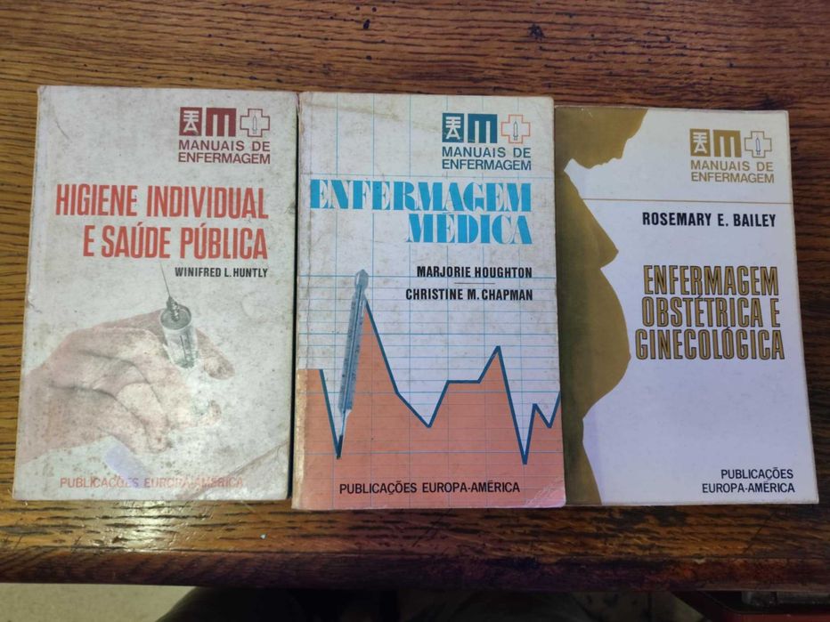 Manuais de Enfermagem Europa-America anos 70 nº1,2,3