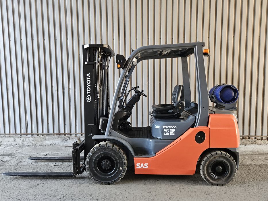 Навантажувач Toyota 2,5 т газ. Вилочный погрузчик Тойота 2,5 т газ