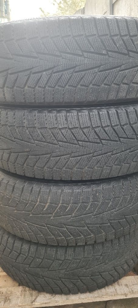 Шины зимние комлект,Шины Hankook Winter i*cept is 2,215/65R16 102T M+S