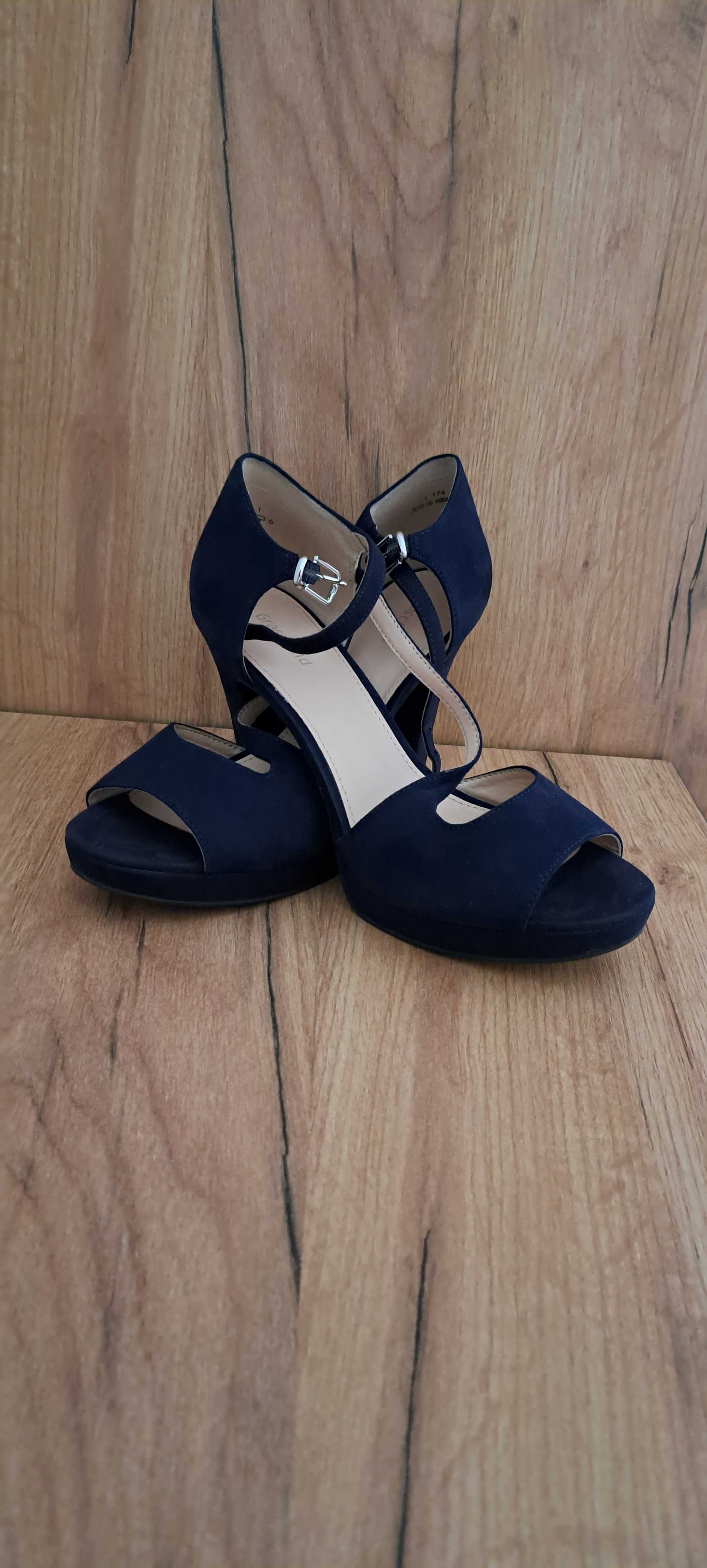 Eleganckie granatowe buty na obcasie