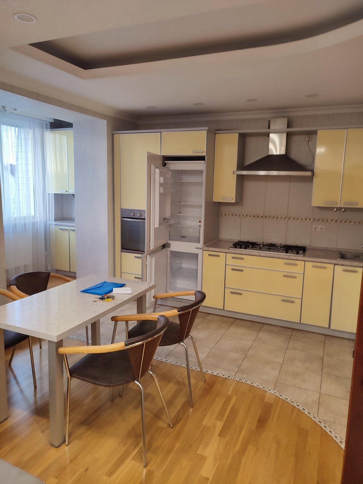 Продається комфортний пентхаус в центрі міста