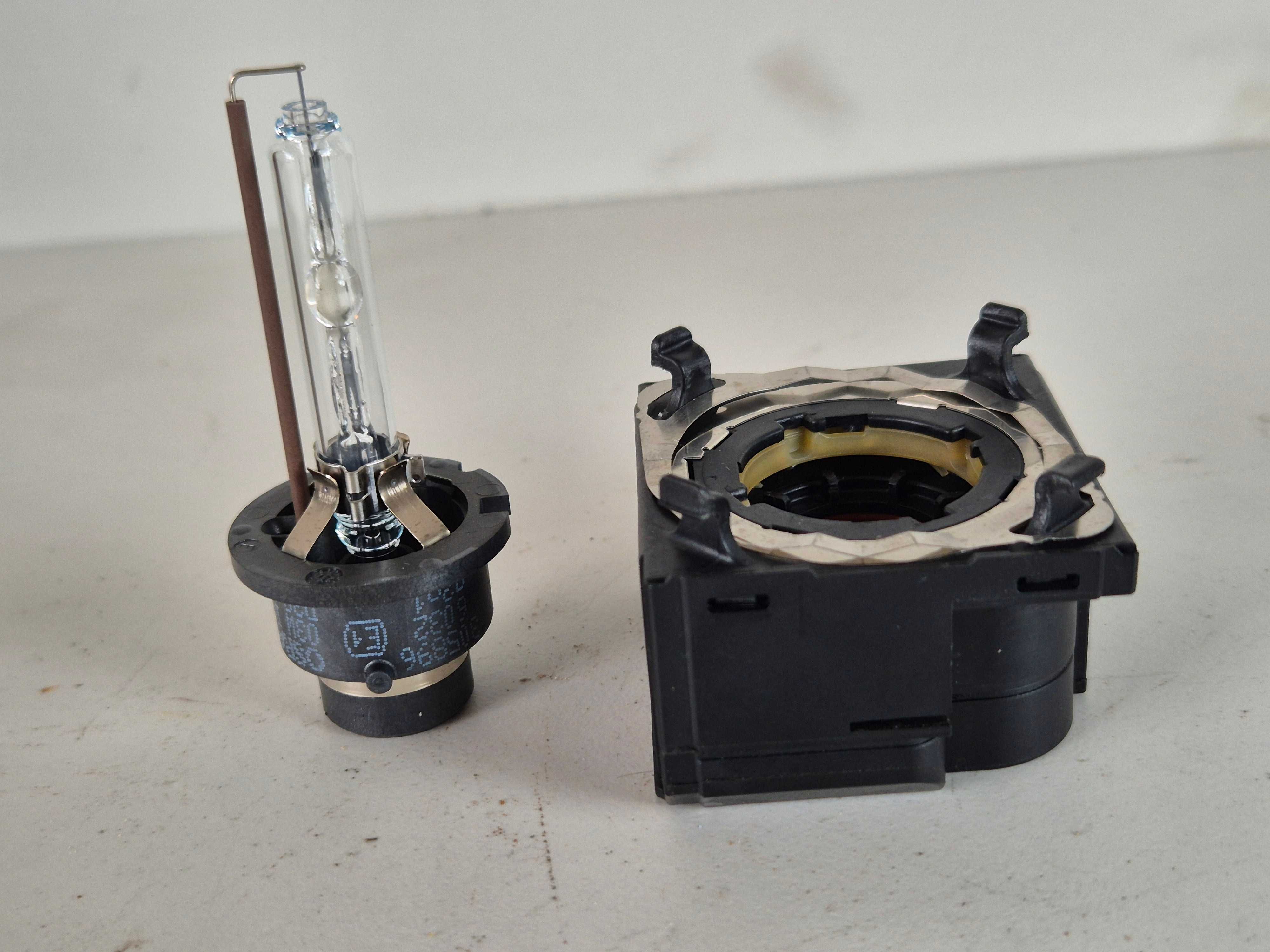 golf V touran caddy vectra c signum starter zapłonnik ksenon xenon