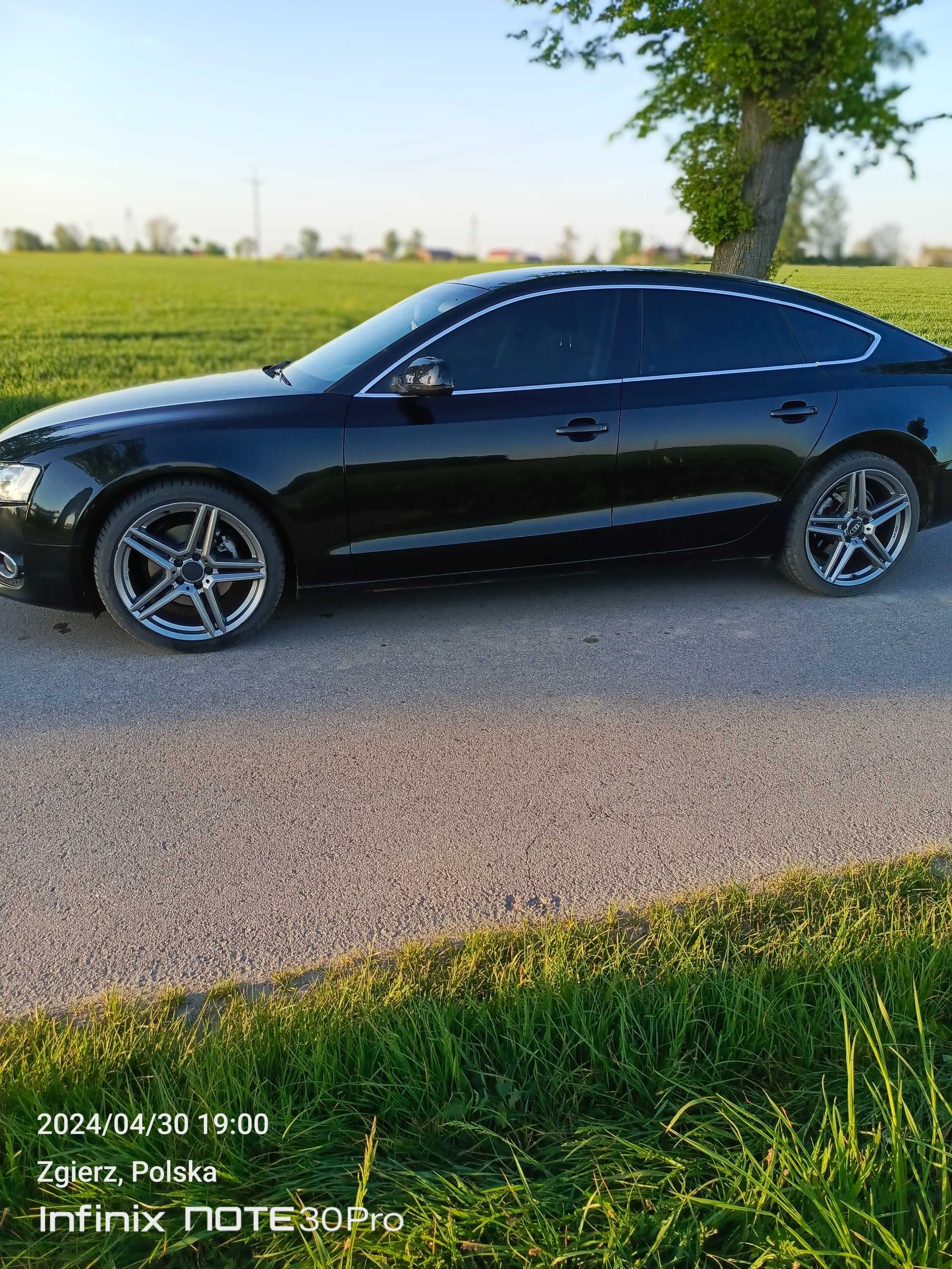 Audi A5.  2,0 TDI   Zadbane Czarne..2010 rok 170 km bezawaryjne