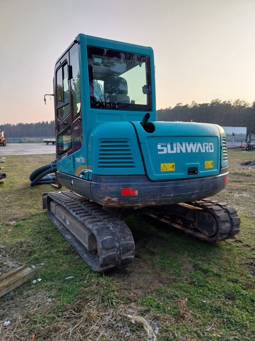 Sprzedam koparkę SUNWARD 70 B gąsienicowa