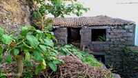 Ruina em Ribeirinha da Ribeira Grande Azores Doom Houses For Sale