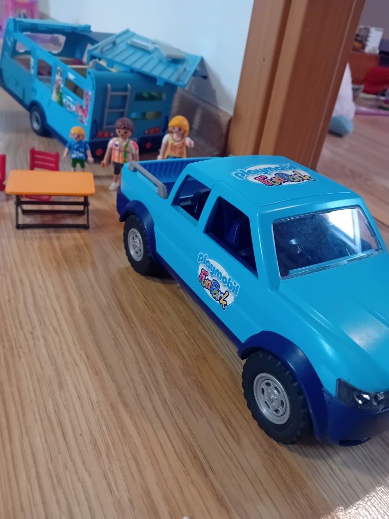 Playmobil camper + samochód