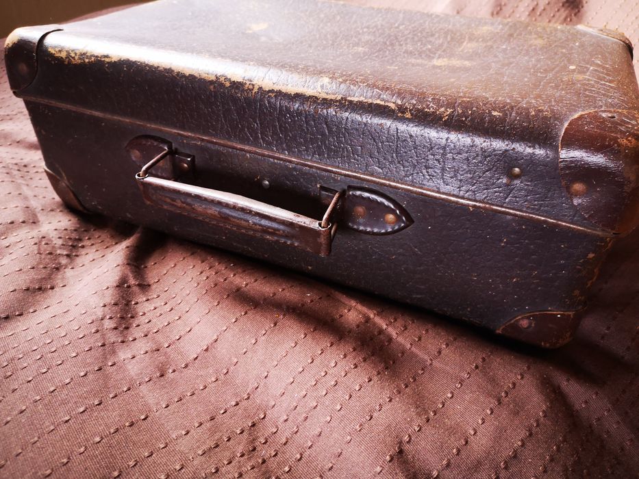 Przedwojenna walizka mała