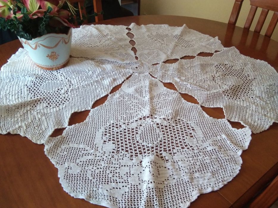 Toalha de renda feita à mão