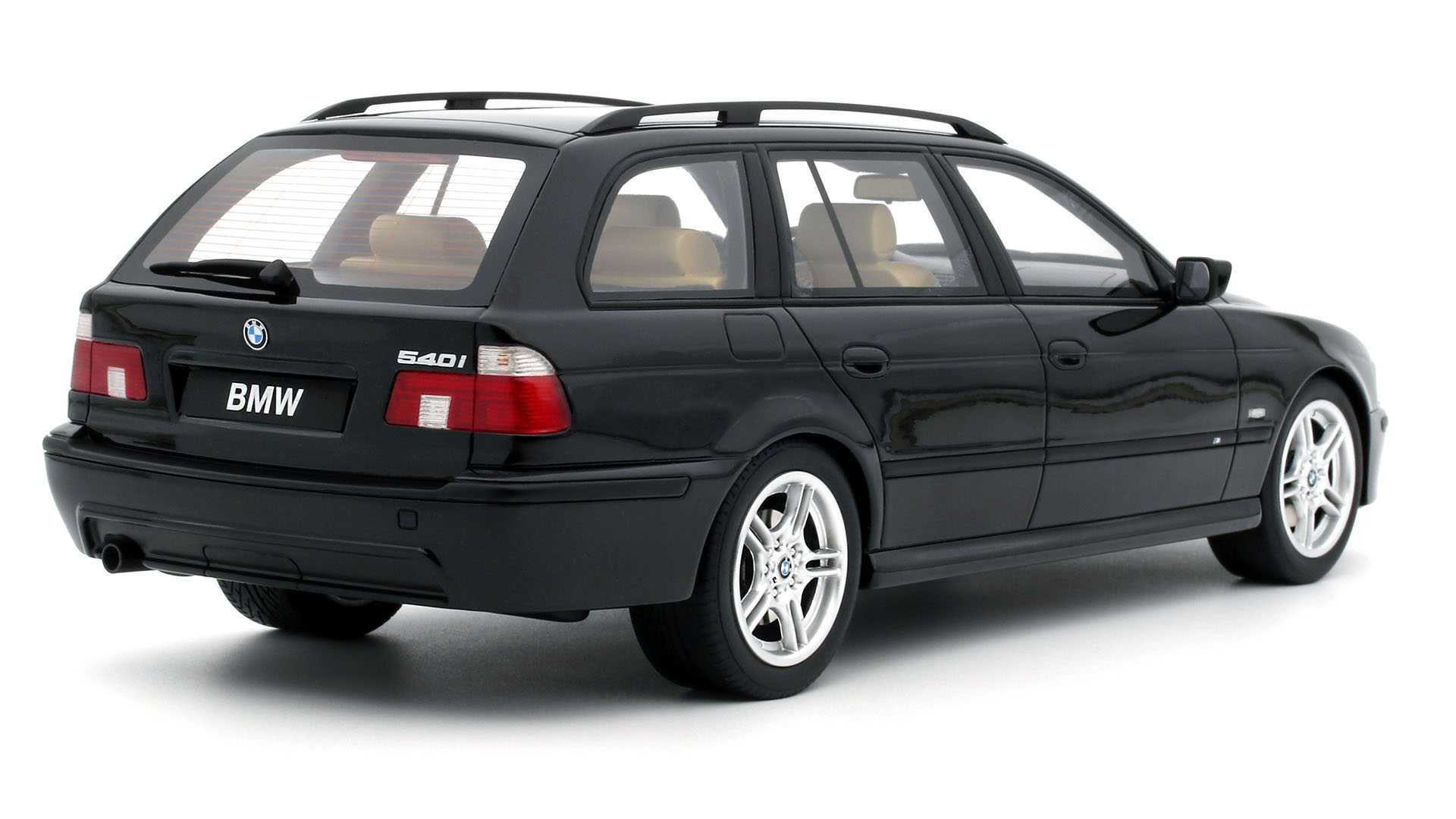 Model 1:18 Otto BMW E39 540i Touring M-Pack 2001 black (OT1013)