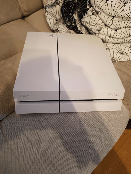 Sprzedam Sony PlayStation 4