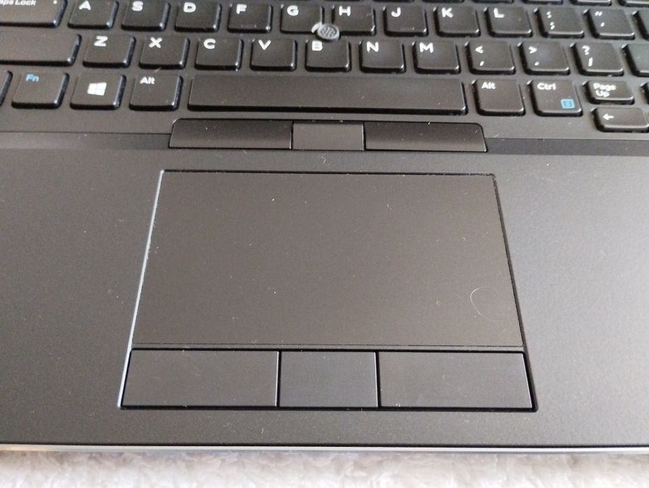 Dell Precision 7530 UHD i7-8850H/16gb DDR4/SSD 256gb/NVidia P2000