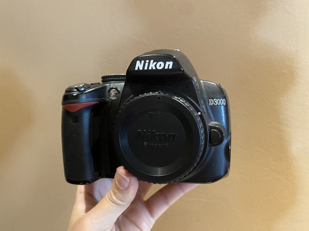 Nikon D3000 (Câmera / Máquina fotográfica)