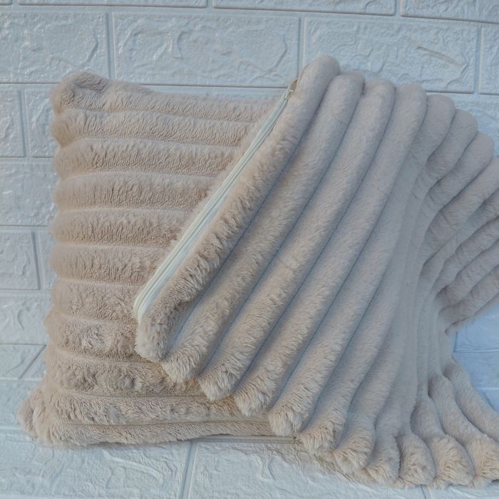 Декоративна наволочка шарпей