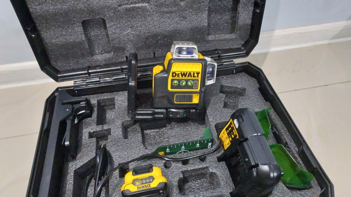 Dewalt Лазерний рівень в кейсі з акумулятором 2 Аг DeWALT DCE089D1G