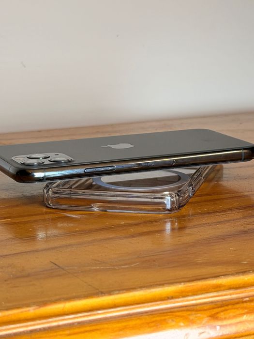 iPhone 11 Pro em estado de novo