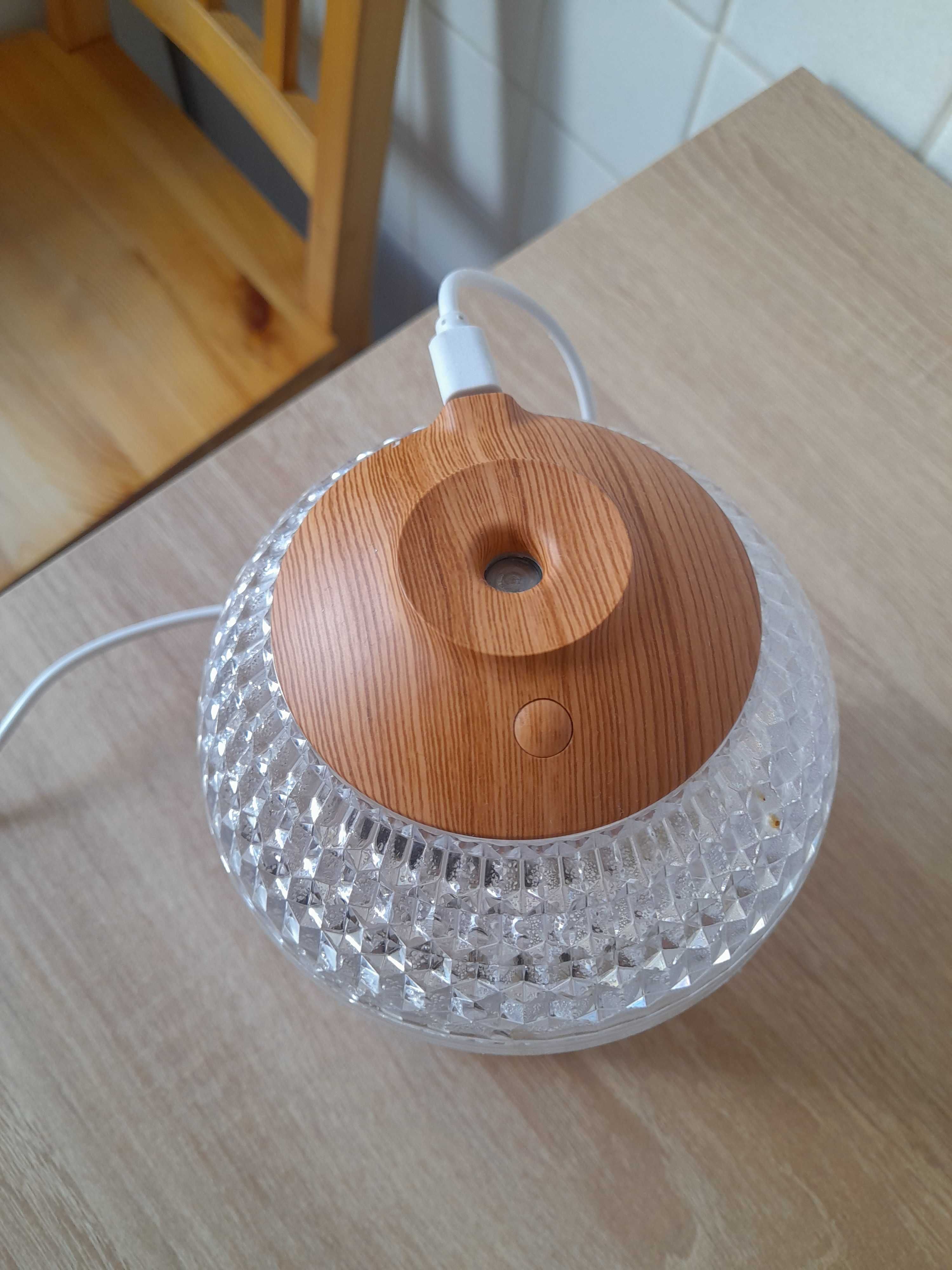 Lampa z dyfuzorem pary kula na podstawce na usb