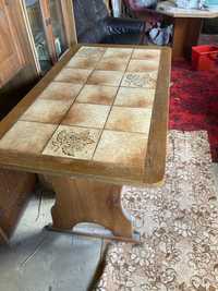 Деревяні столи з вставкою плитки (різних форм), ціна вказана за 1 стіл