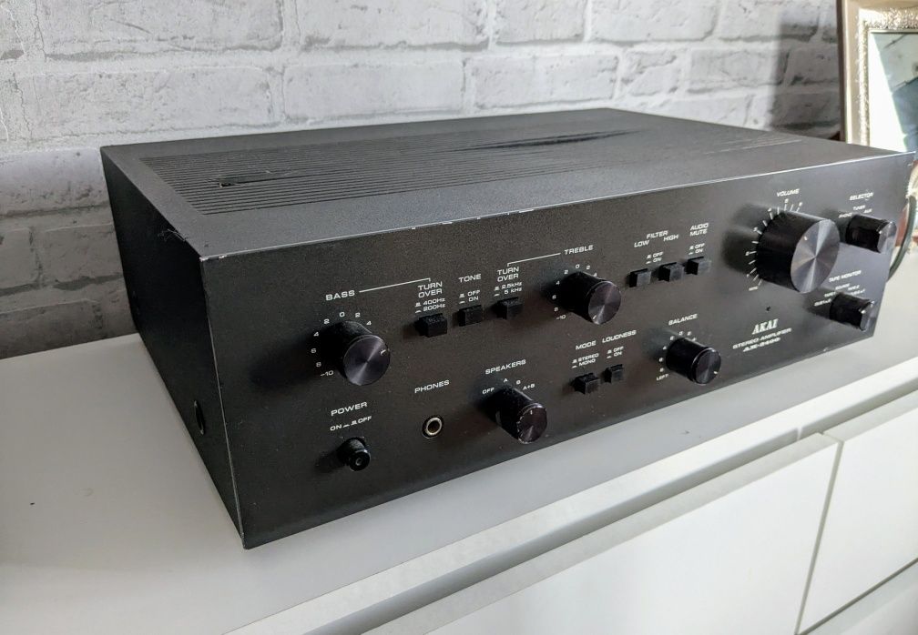 Akai AM-2400  wzmacniacz