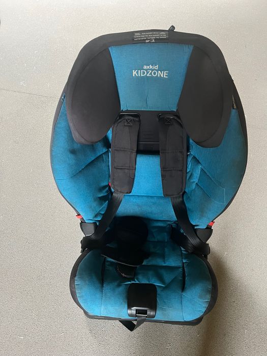 Fotelik samochodowy Axkid Kidzone