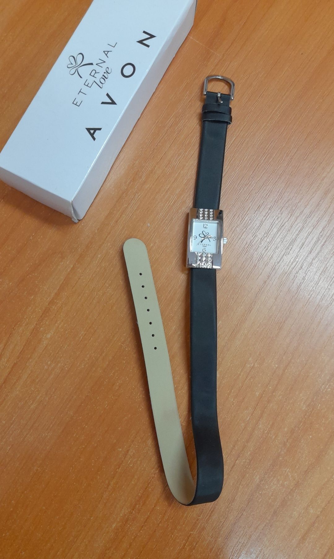 Nowy zegarek AVON