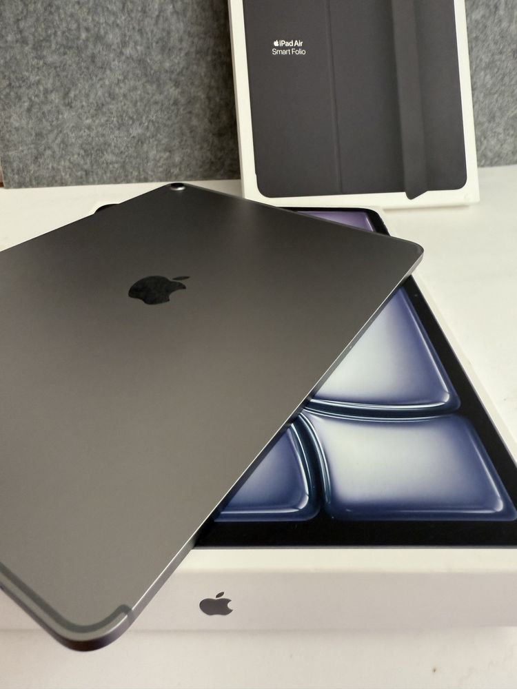 IPad Air 13 M3 256GB Wi-FI + CELLULAR (2025)Silver + Capa original