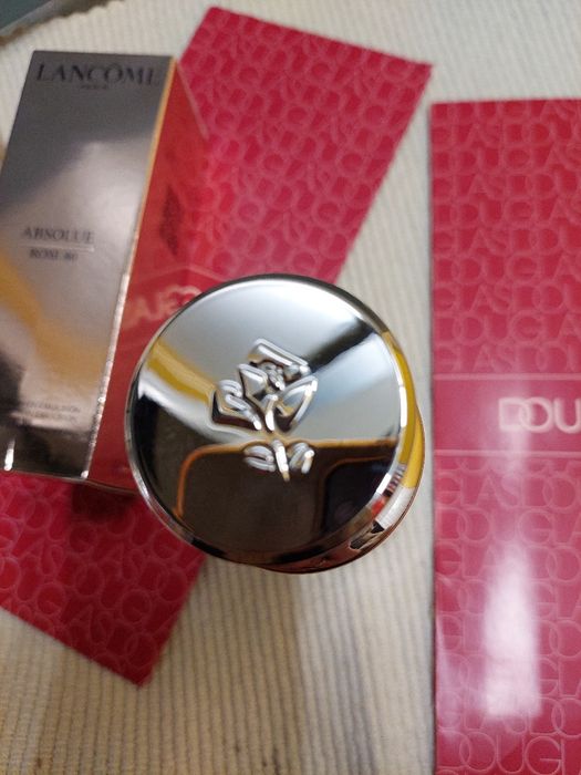 Promocja świąteczna luksusowa emulsja do twarzy Lancome Absolue Rose80